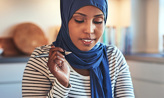 illustratie vrouw met hoofddoek